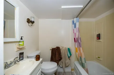 81 Vineyard Avenue Highland NY 12528