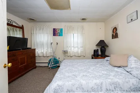 81 Vineyard Avenue Highland NY 12528