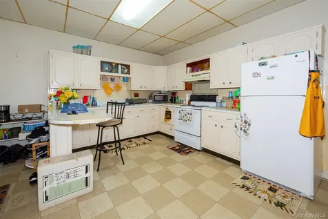 81 Vineyard Avenue Highland NY 12528