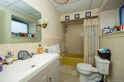 81 Vineyard Avenue Highland NY 12528