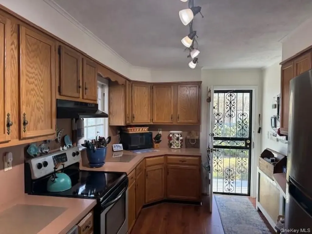 154 Cedar Road E Mastic Beach NY 11951