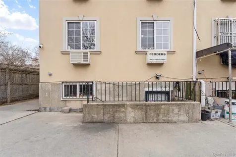 10932 156th Street Jamaica NY 11433