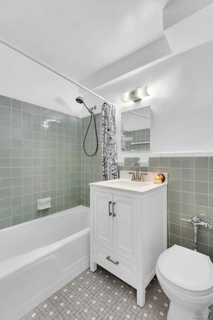 2835 Webb Avenue Bronx NY 10468