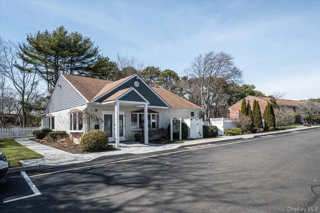 40 W 4th Street Patchogue NY 11772