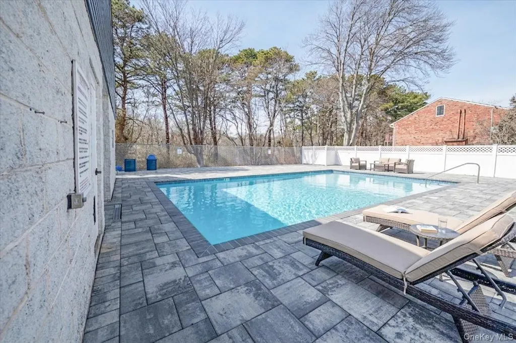 40 W 4th Street Patchogue NY 11772