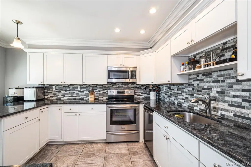 40 W 4th Street Patchogue NY 11772