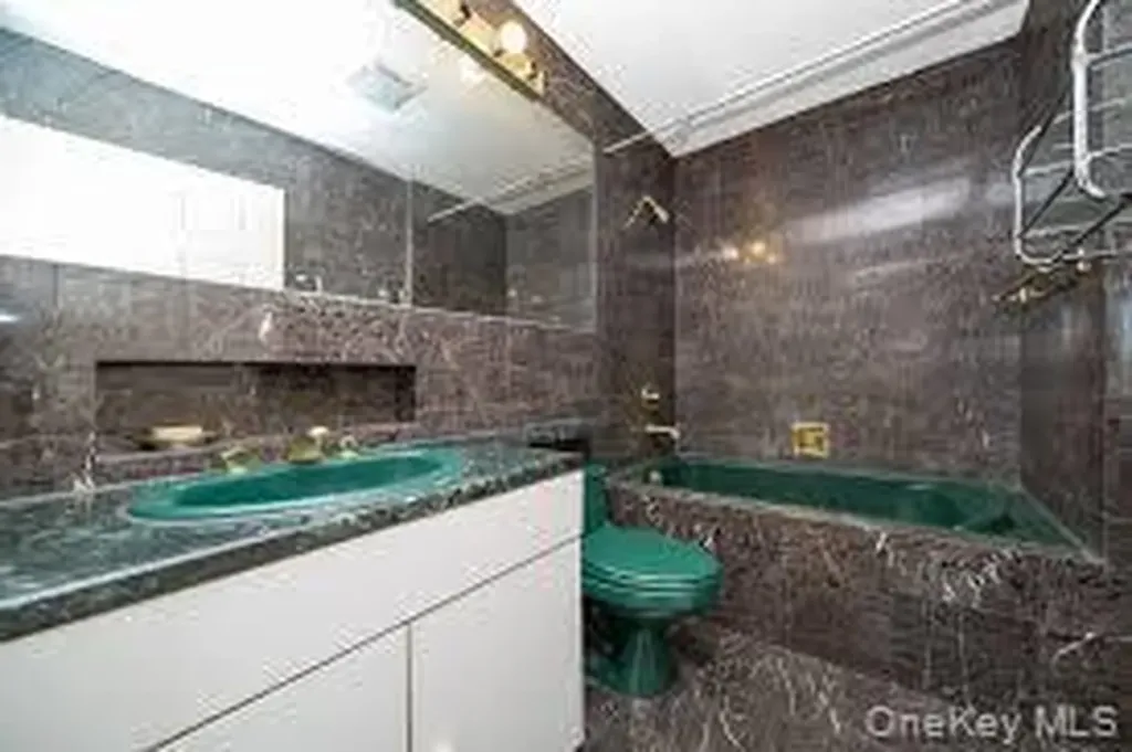 4231 Colden Street Flushing NY 11355