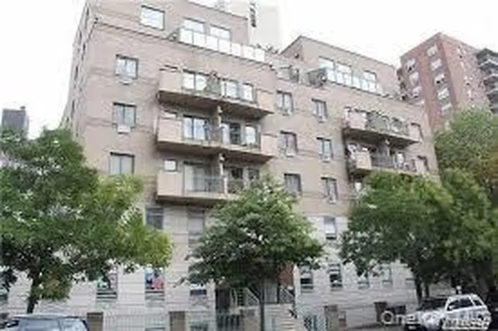 4231 Colden Street Flushing NY 11355