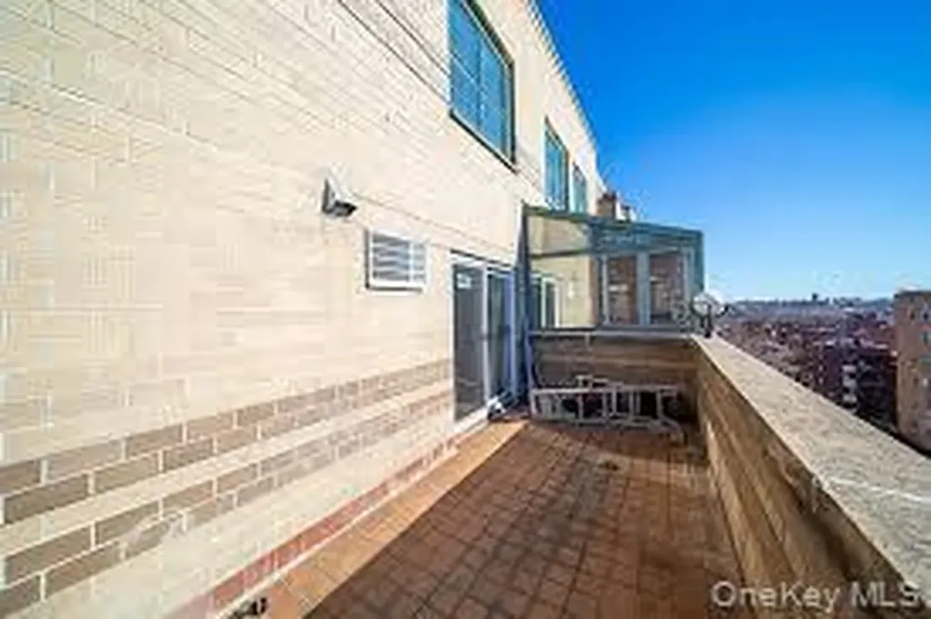 4231 Colden Street Flushing NY 11355