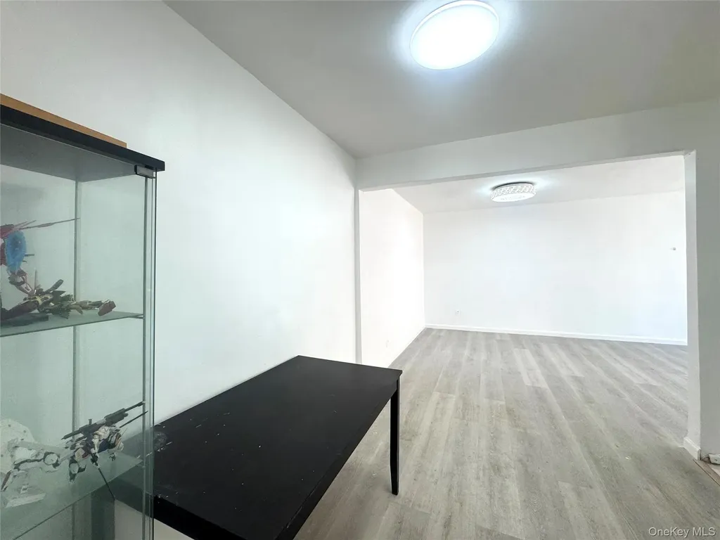 6824 140th Street Flushing NY 11367