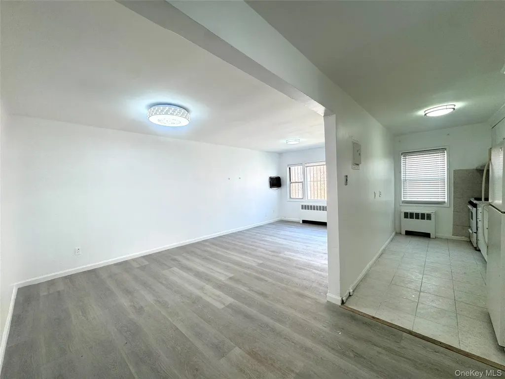6824 140th Street Flushing NY 11367