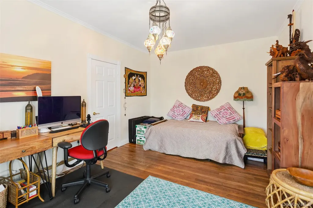 140 Roosevelt Boulevard Long Beach NY 11561