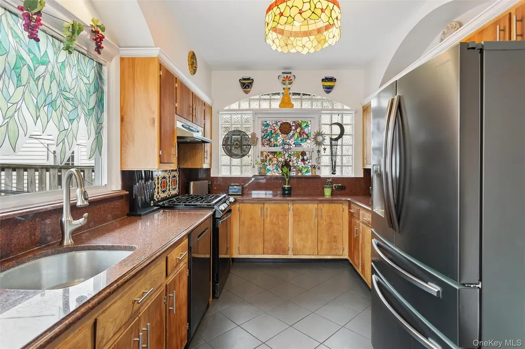 140 Roosevelt Boulevard Long Beach NY 11561