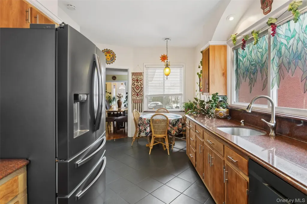 140 Roosevelt Boulevard Long Beach NY 11561