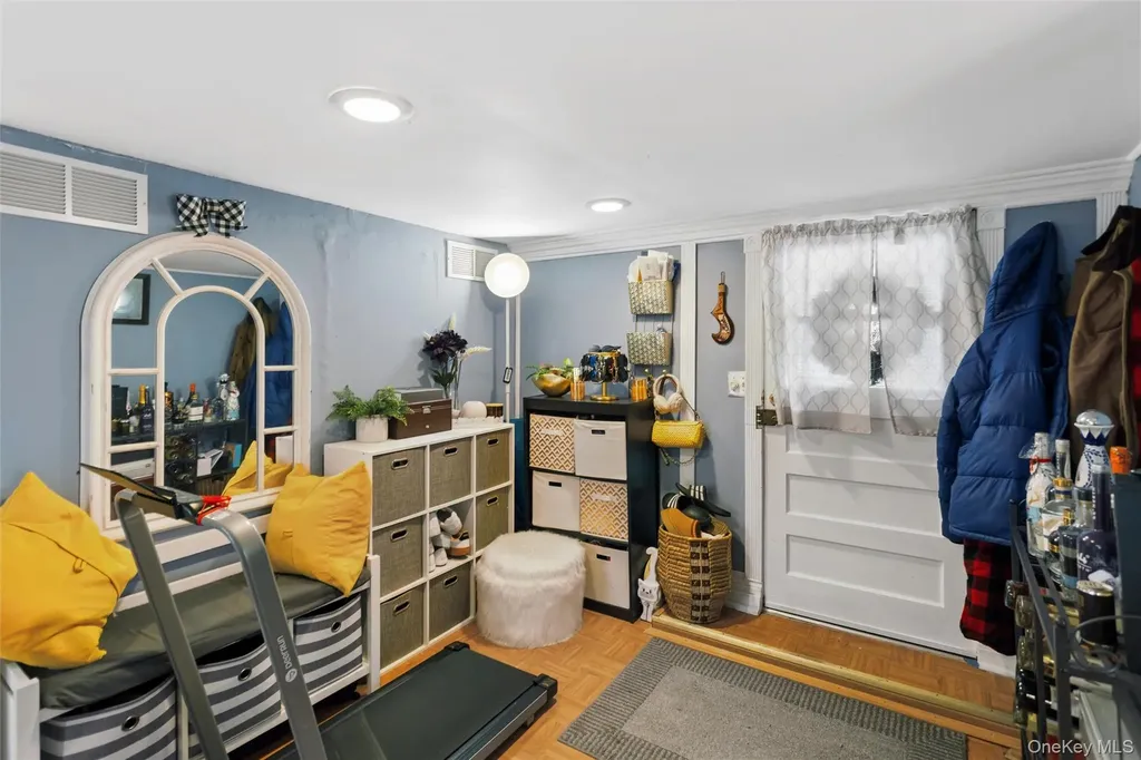 140 Roosevelt Boulevard Long Beach NY 11561