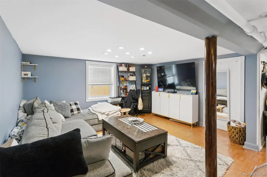 140 Roosevelt Boulevard Long Beach NY 11561