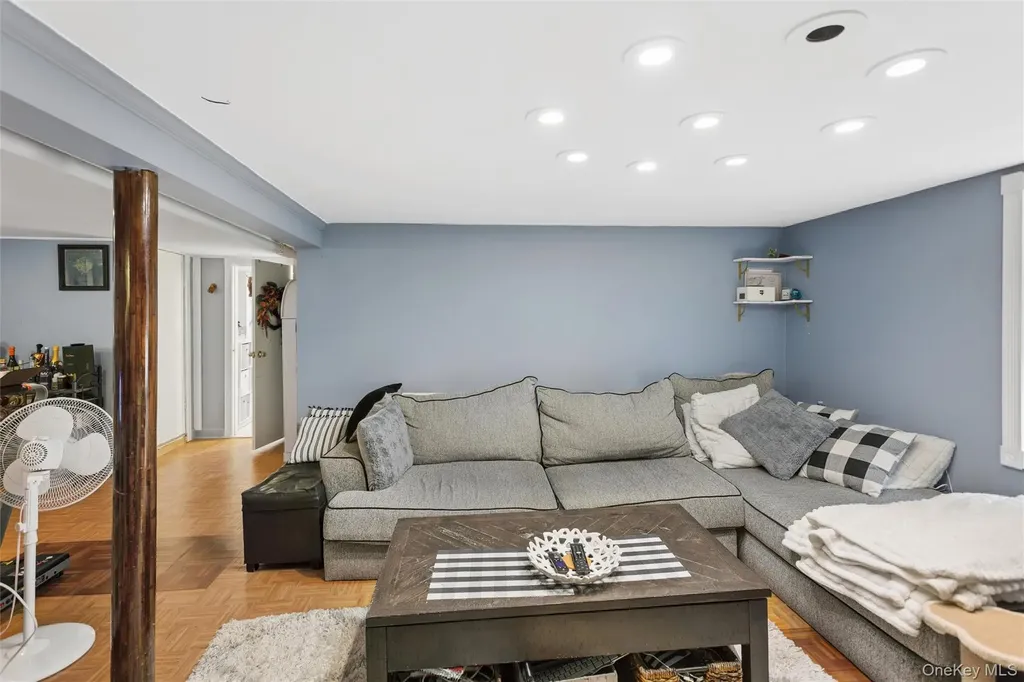 140 Roosevelt Boulevard Long Beach NY 11561