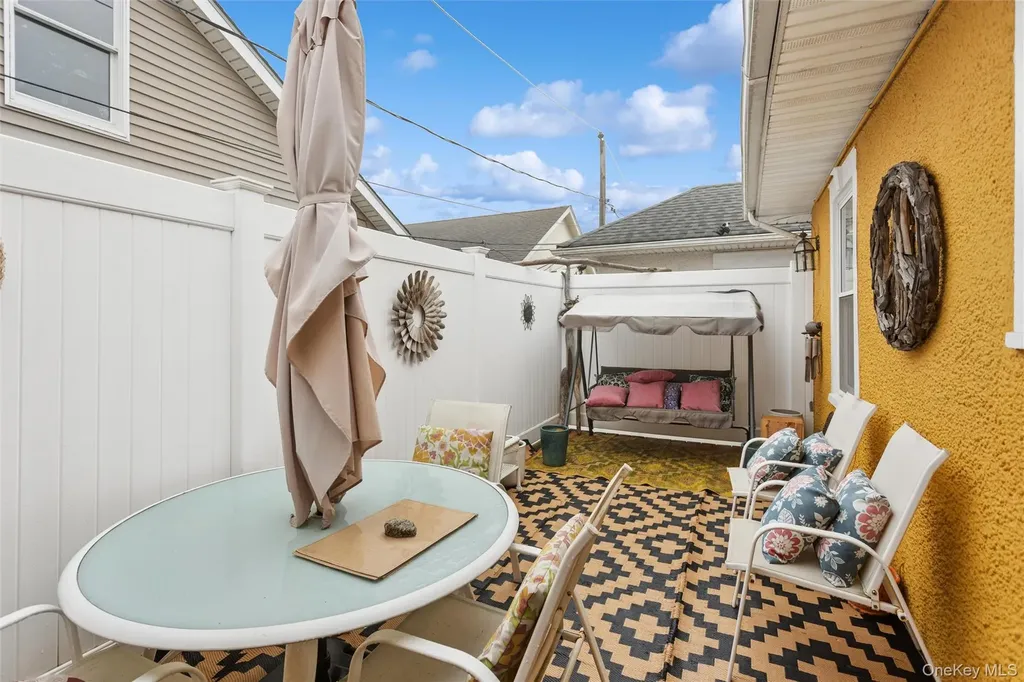 140 Roosevelt Boulevard Long Beach NY 11561