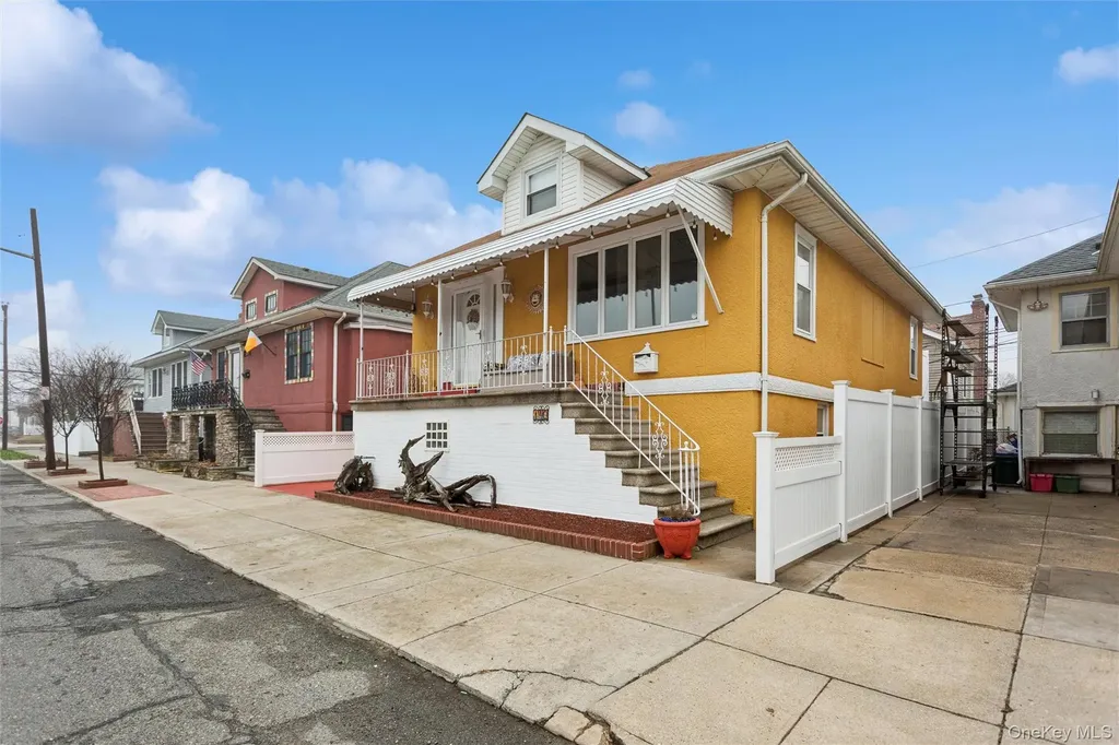 140 Roosevelt Boulevard Long Beach NY 11561