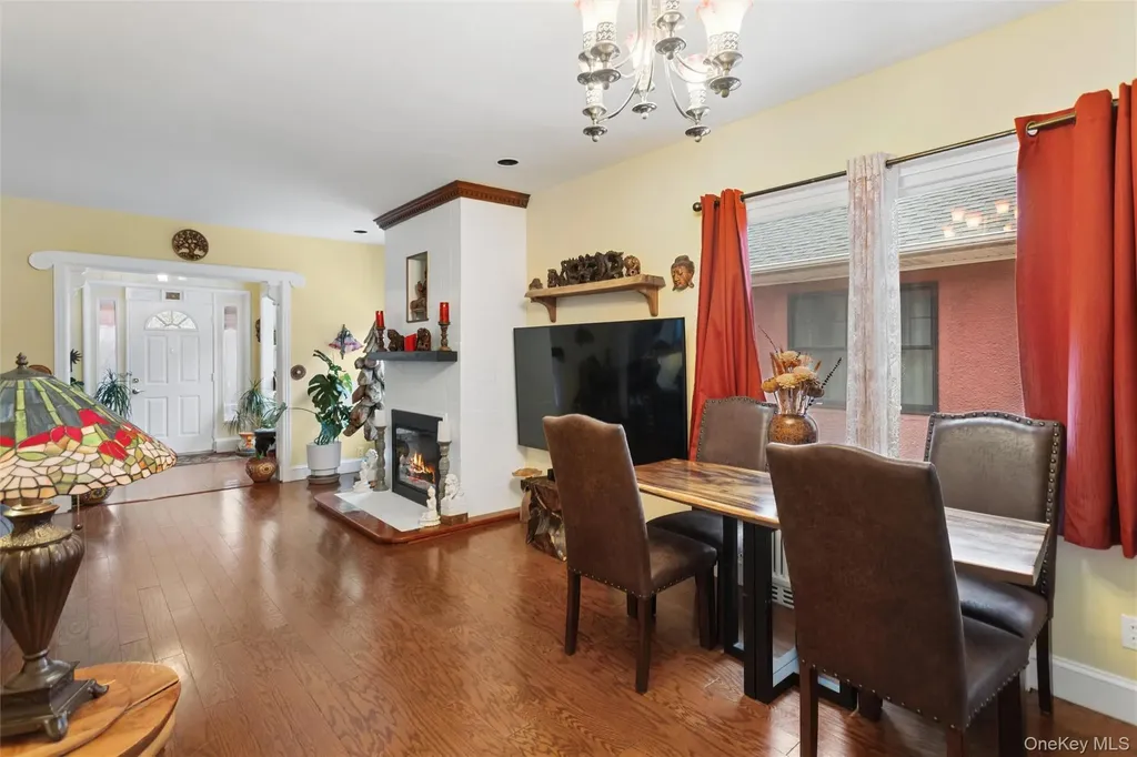 140 Roosevelt Boulevard Long Beach NY 11561