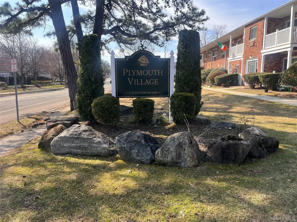 61 Adams Road Central Islip NY 11722