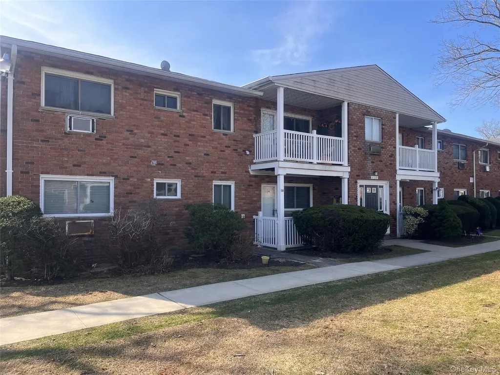61 Adams Road Central Islip NY 11722