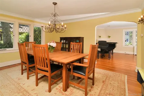 12 Barclay Road Scarsdale NY 10583