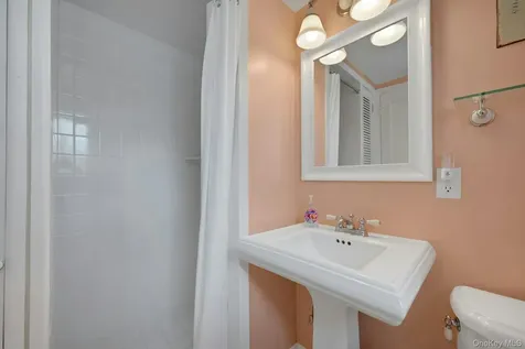 12 Barclay Road Scarsdale NY 10583