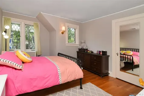 12 Barclay Road Scarsdale NY 10583