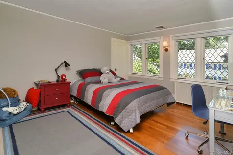 12 Barclay Road Scarsdale NY 10583