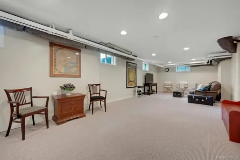12 Barclay Road Scarsdale NY 10583
