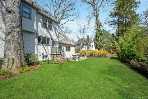 12 Barclay Road Scarsdale NY 10583