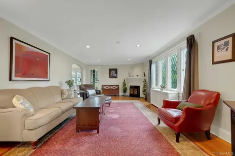 12 Barclay Road Scarsdale NY 10583