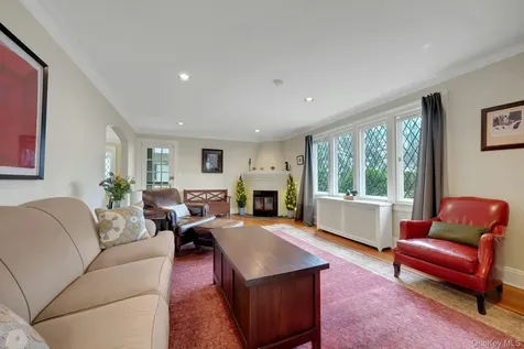 12 Barclay Road Scarsdale NY 10583