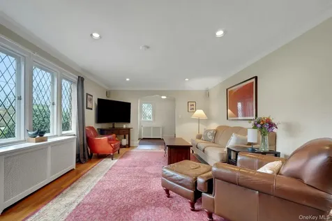 12 Barclay Road Scarsdale NY 10583