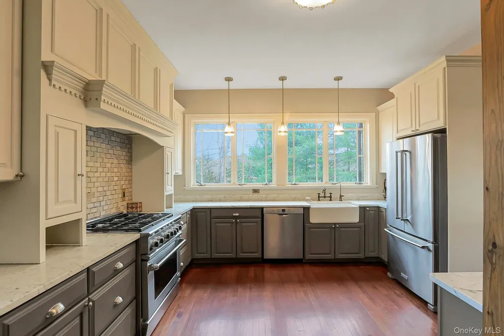 2 Pine Hill Road Chester NY 10918