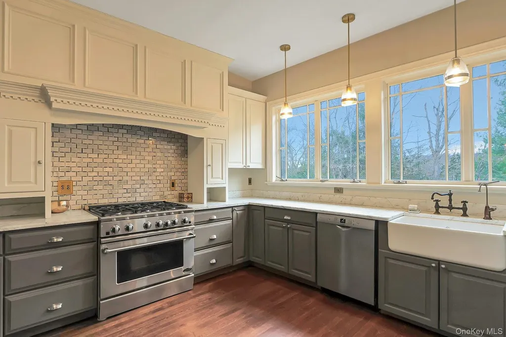 2 Pine Hill Road Chester NY 10918