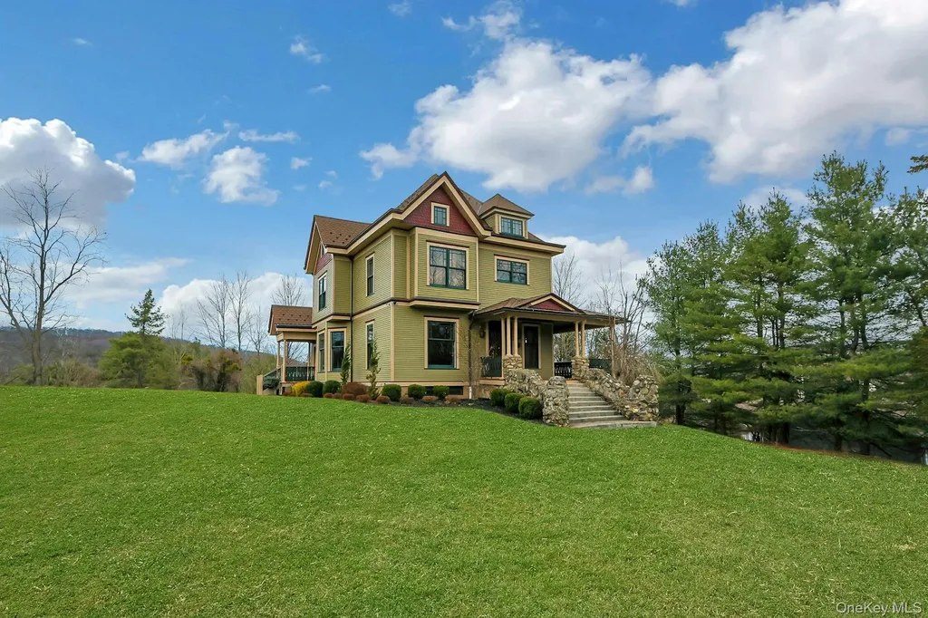 2 Pine Hill Road Chester NY 10918