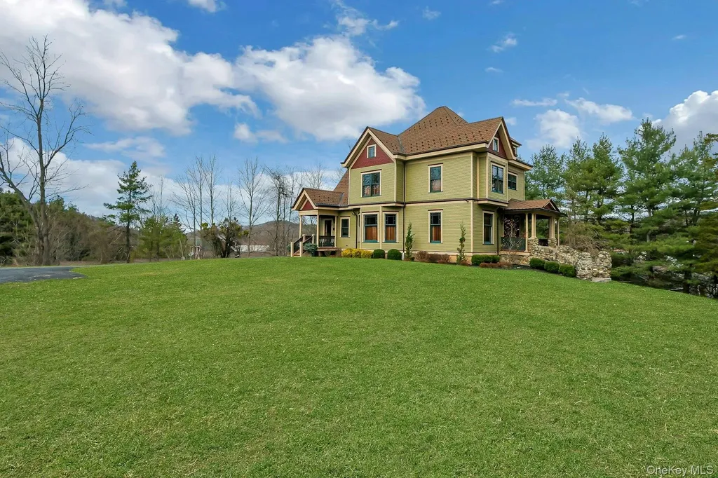 2 Pine Hill Road Chester NY 10918