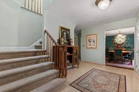 3 Penny Lane Scarsdale NY 10583