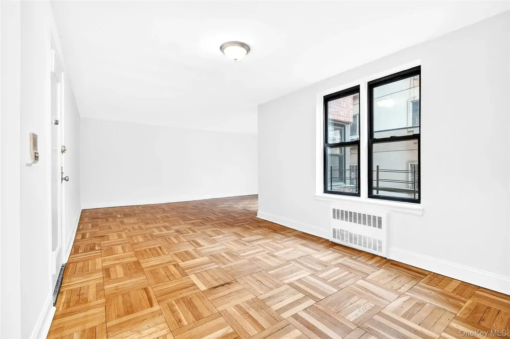 2244 Bronx Park E Bronx NY 10467