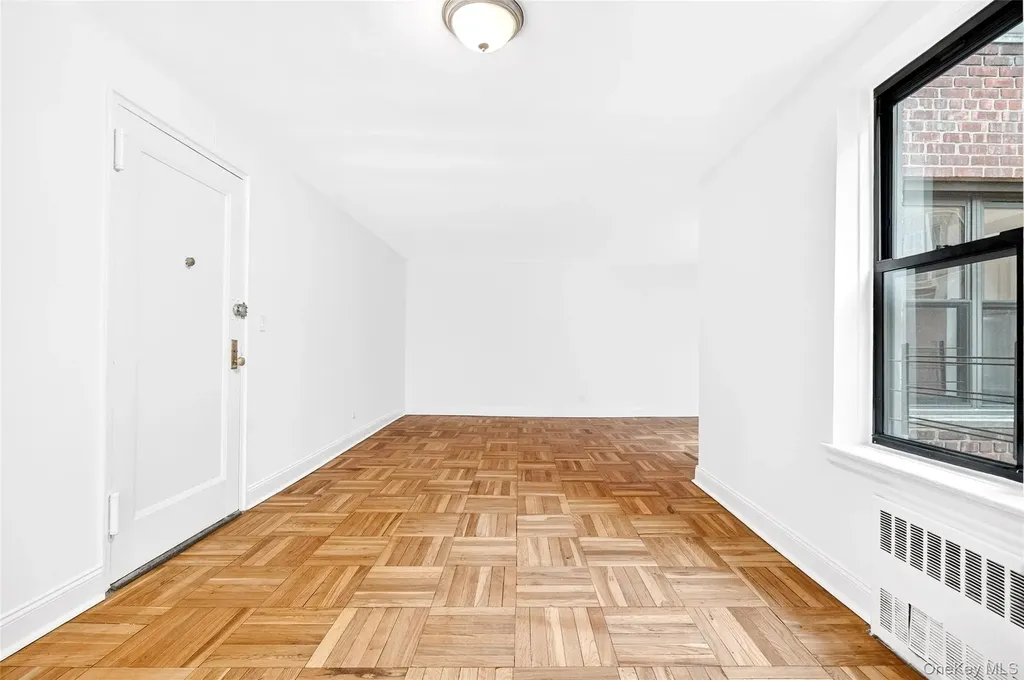 2244 Bronx Park E Bronx NY 10467