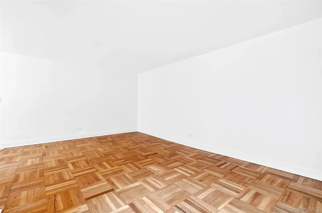 2244 Bronx Park E Bronx NY 10467