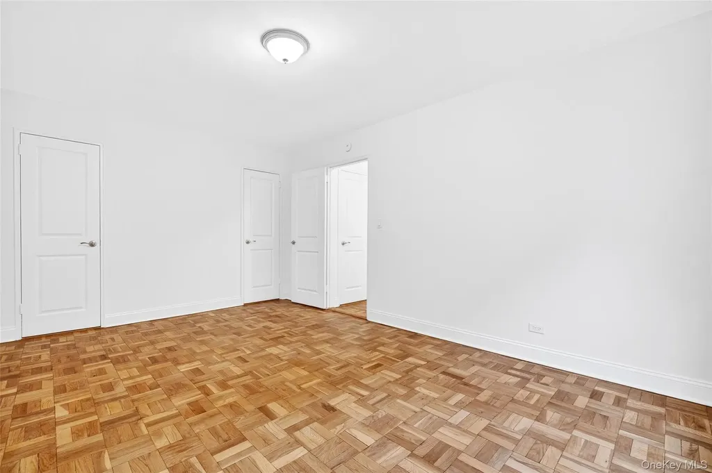 2244 Bronx Park E Bronx NY 10467