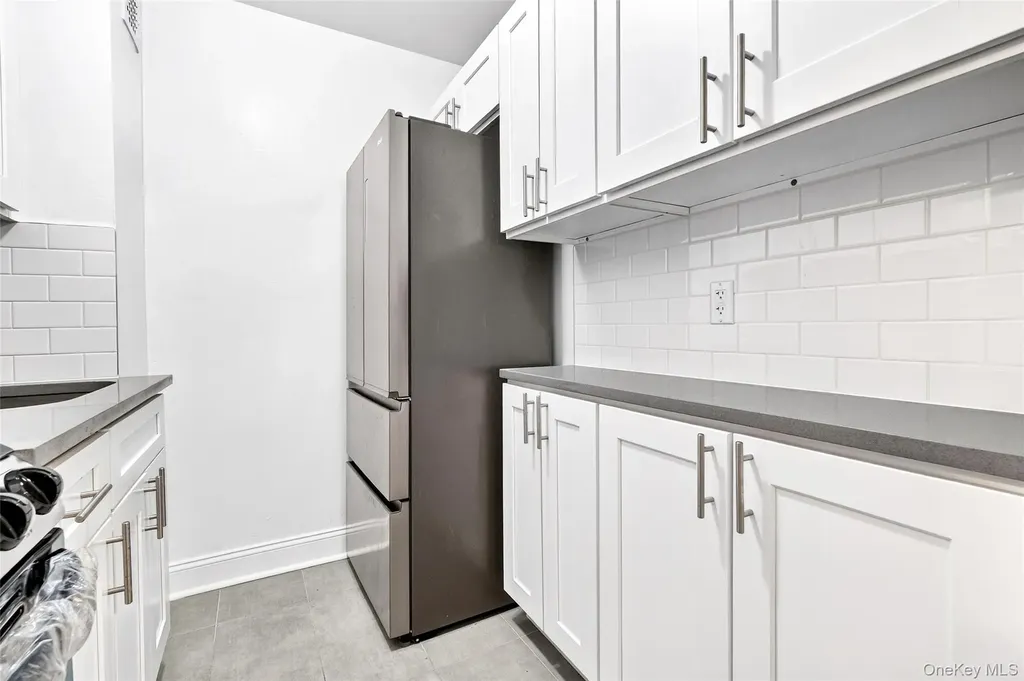 2244 Bronx Park E Bronx NY 10467