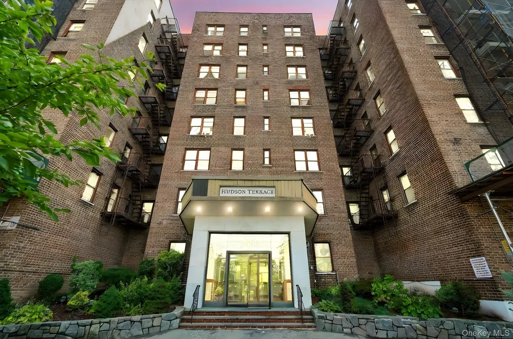 650 Warburton Avenue Yonkers NY 10701