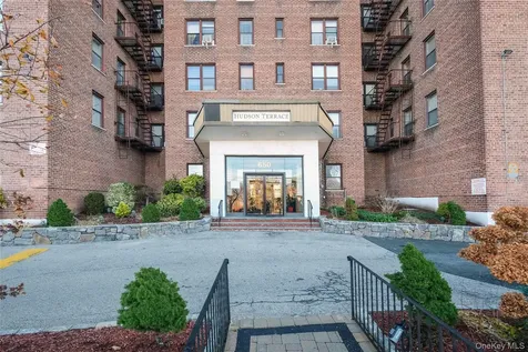 650 Warburton Avenue Yonkers NY 10701