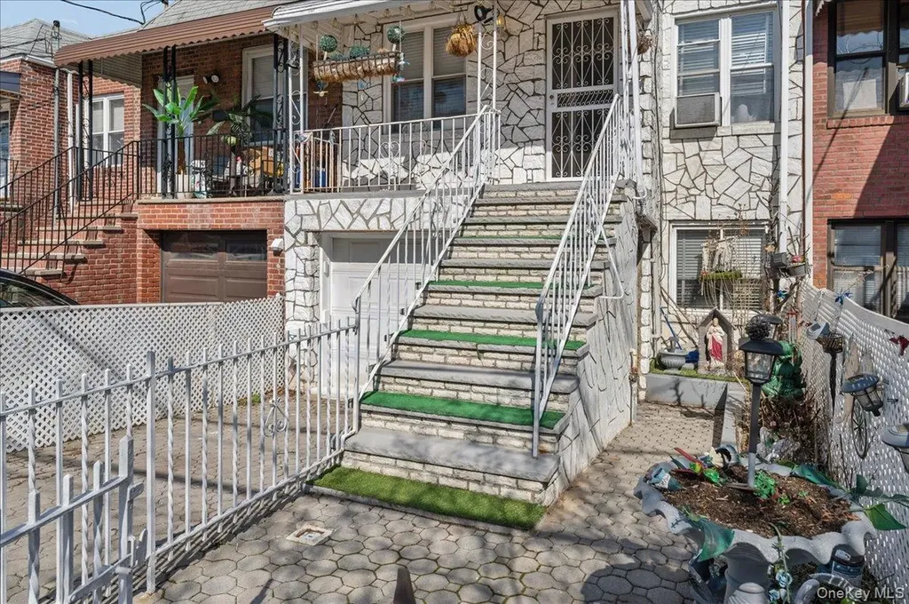 412 Calhoun Avenue Bronx NY 10465