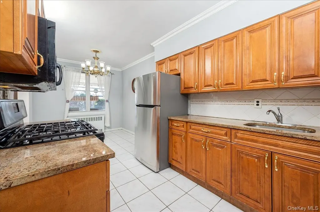 412 Calhoun Avenue Bronx NY 10465