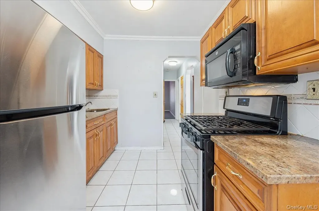412 Calhoun Avenue Bronx NY 10465